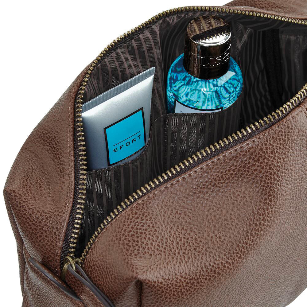 Washbag Personalised – Men’s Leather Wash Bag with Strap