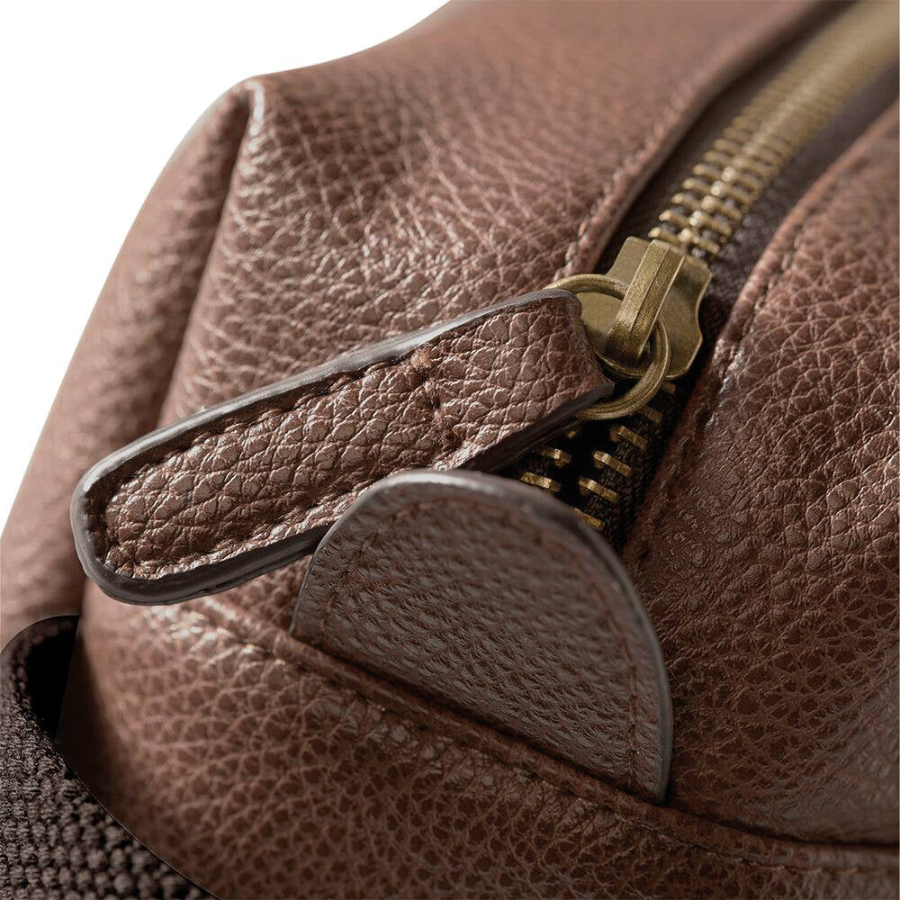 Washbag Personalised – Men’s Leather Wash Bag with Strap